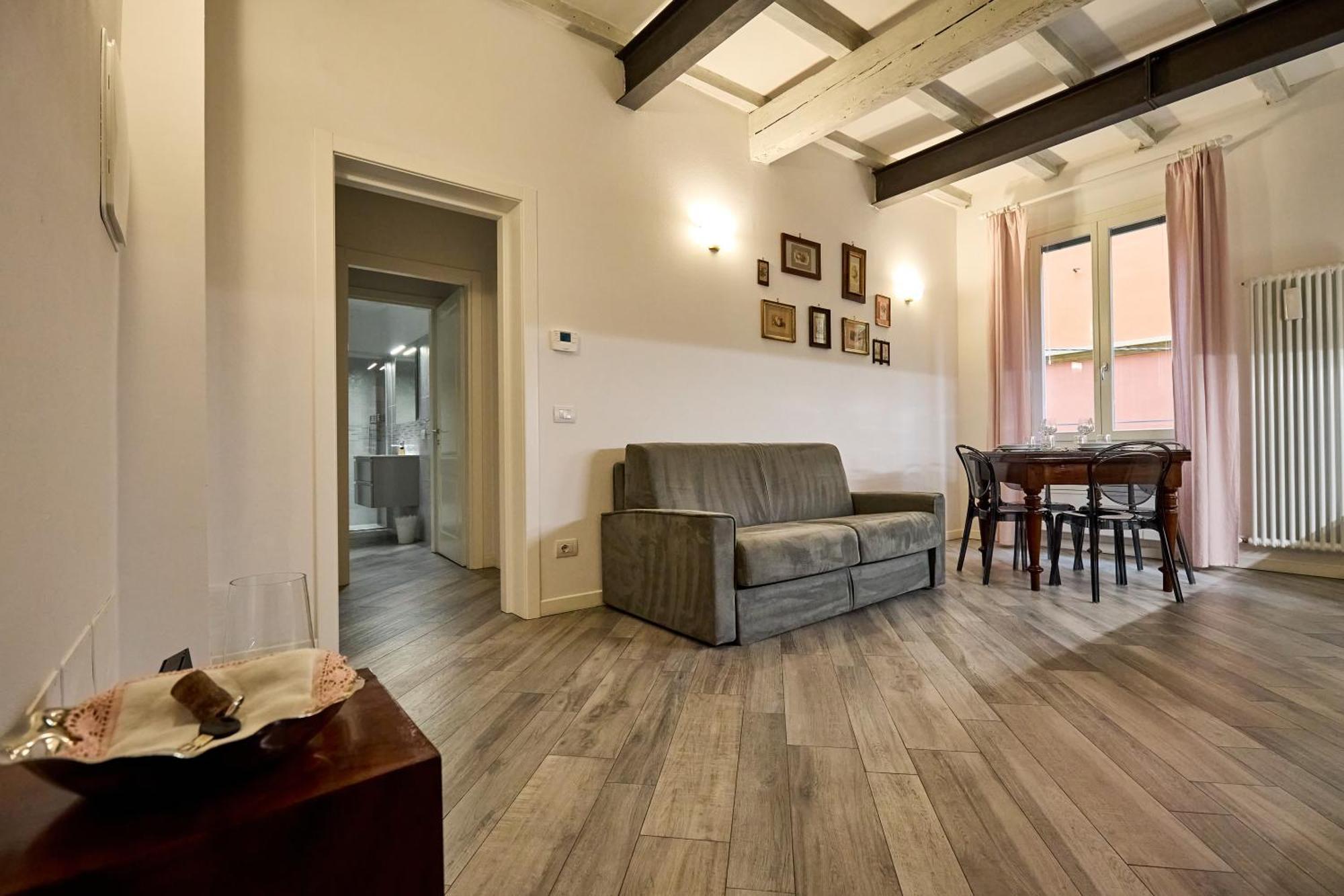 La Torre Lunga -Smart Working- 150 M Dalle-From Due Torri-Two Towers 博洛尼亚 外观 照片