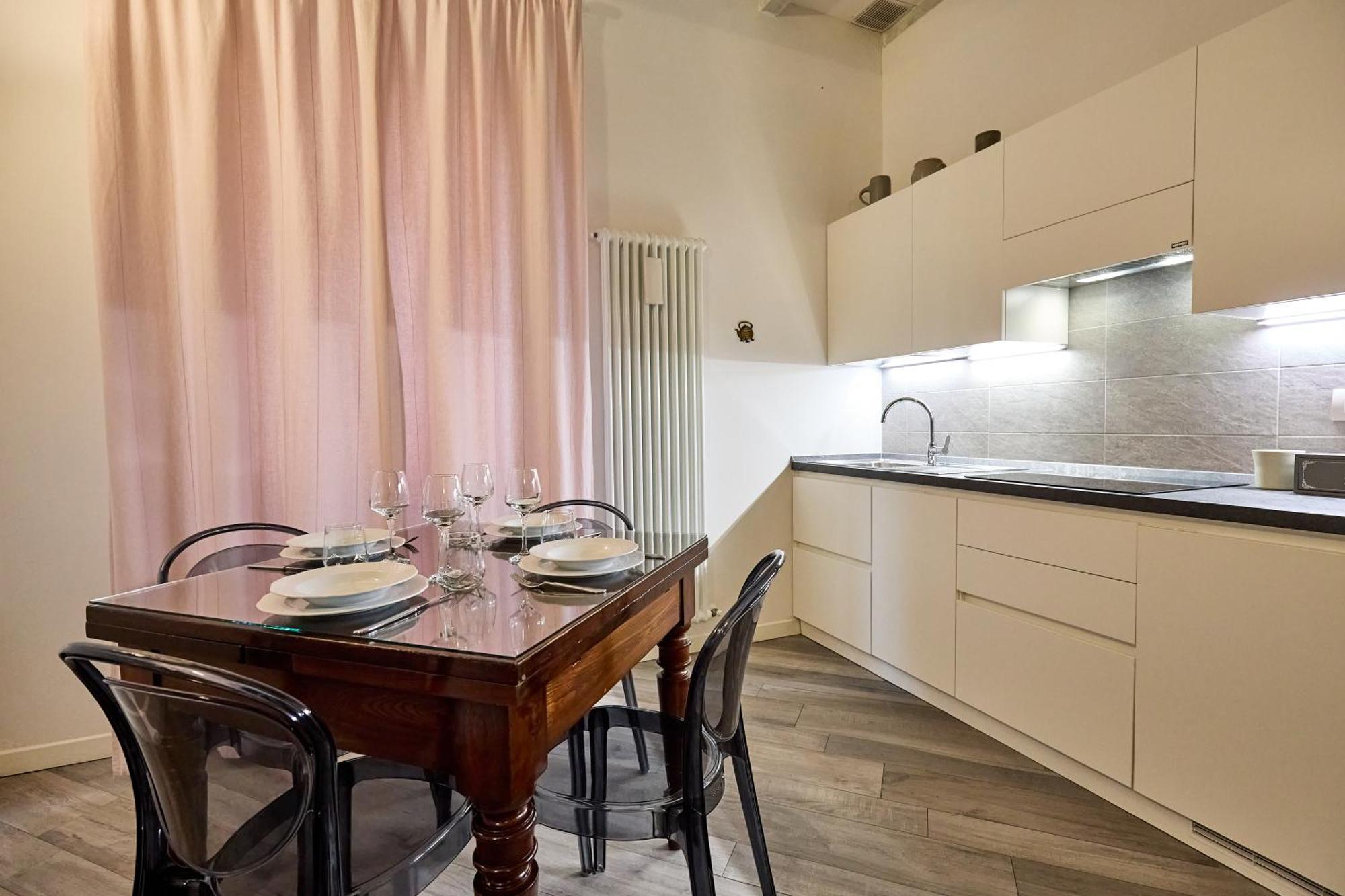La Torre Lunga -Smart Working- 150 M Dalle-From Due Torri-Two Towers 博洛尼亚 外观 照片