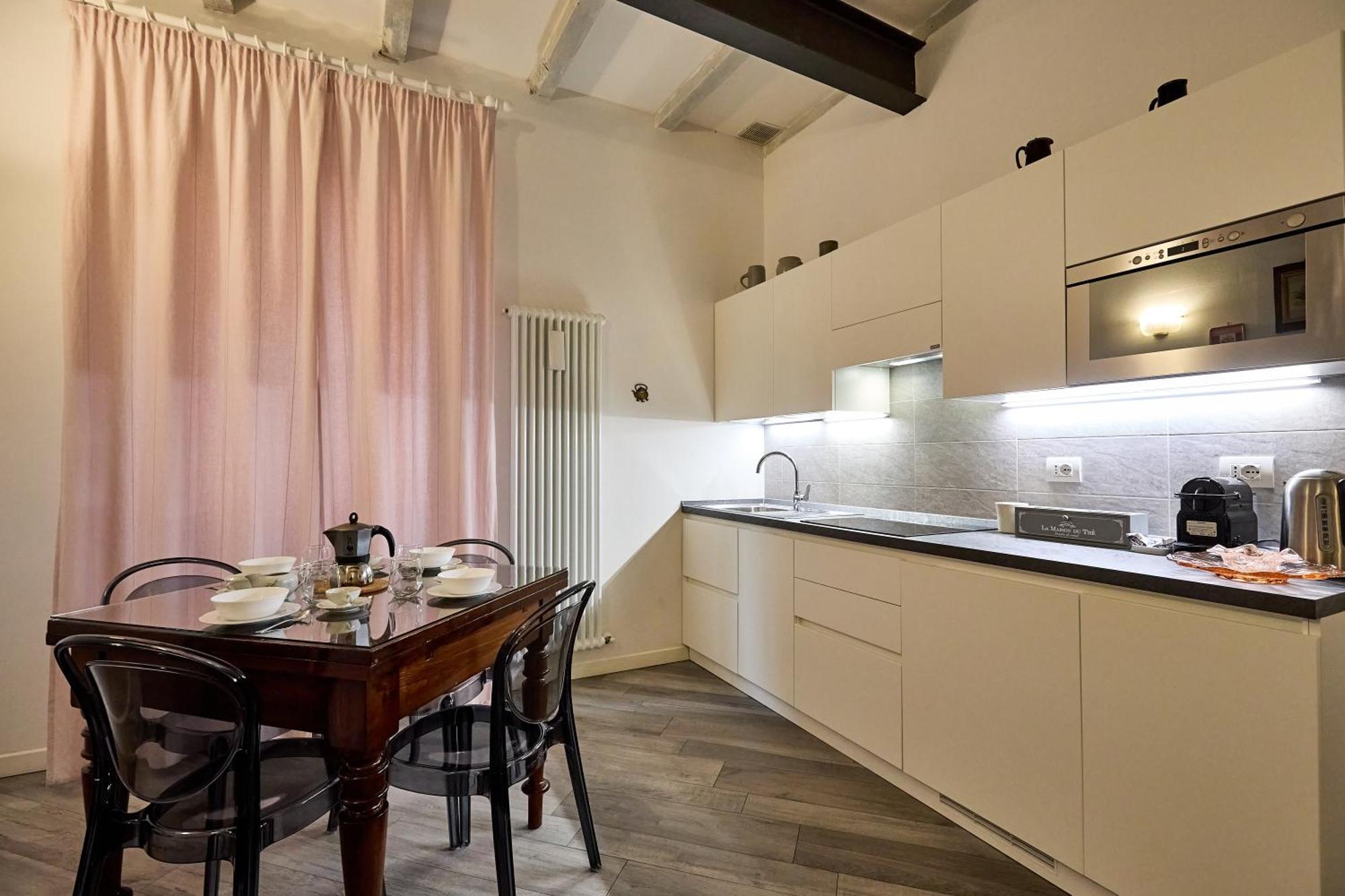 La Torre Lunga -Smart Working- 150 M Dalle-From Due Torri-Two Towers 博洛尼亚 外观 照片