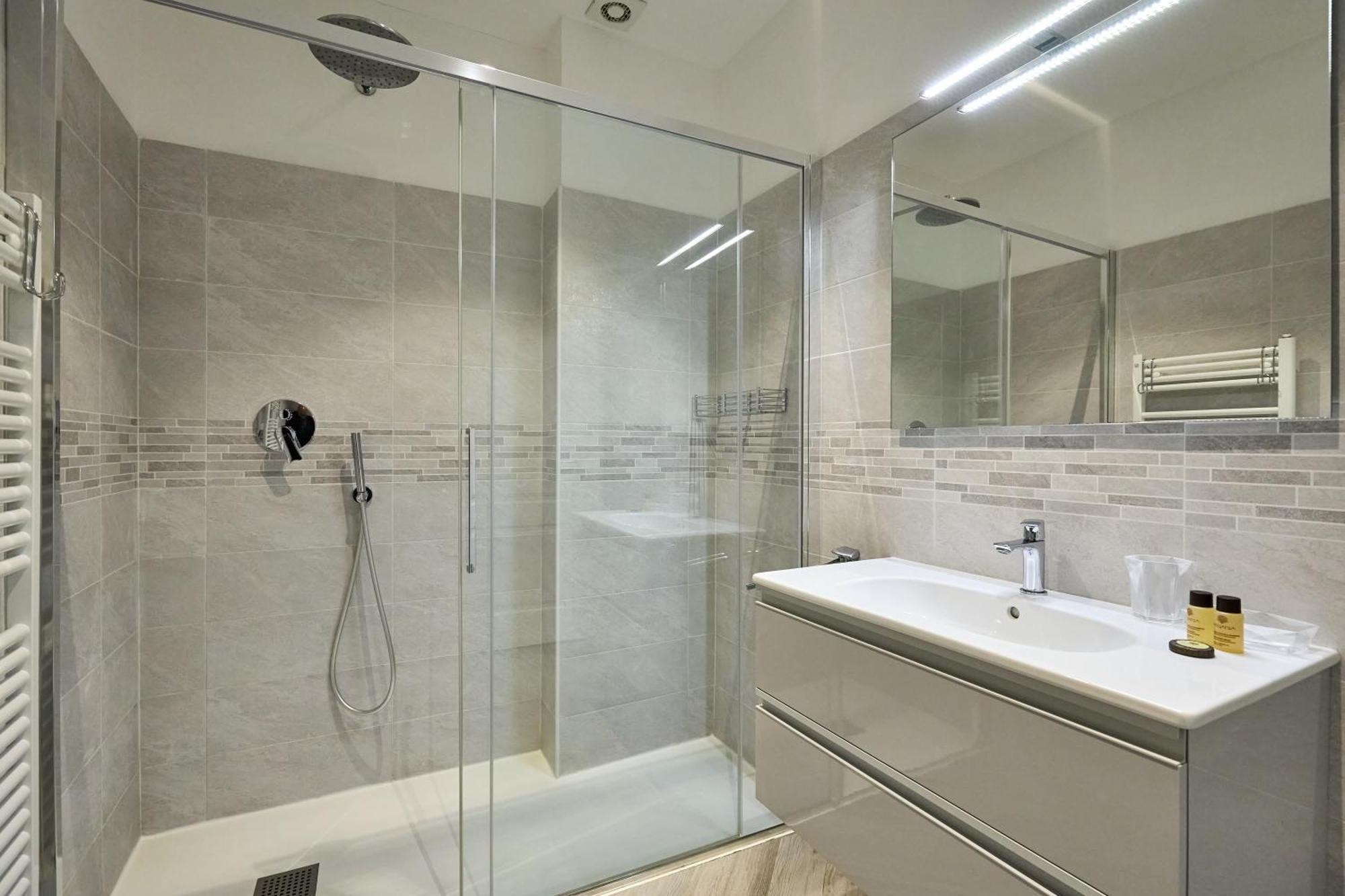 La Torre Lunga -Smart Working- 150 M Dalle-From Due Torri-Two Towers 博洛尼亚 外观 照片
