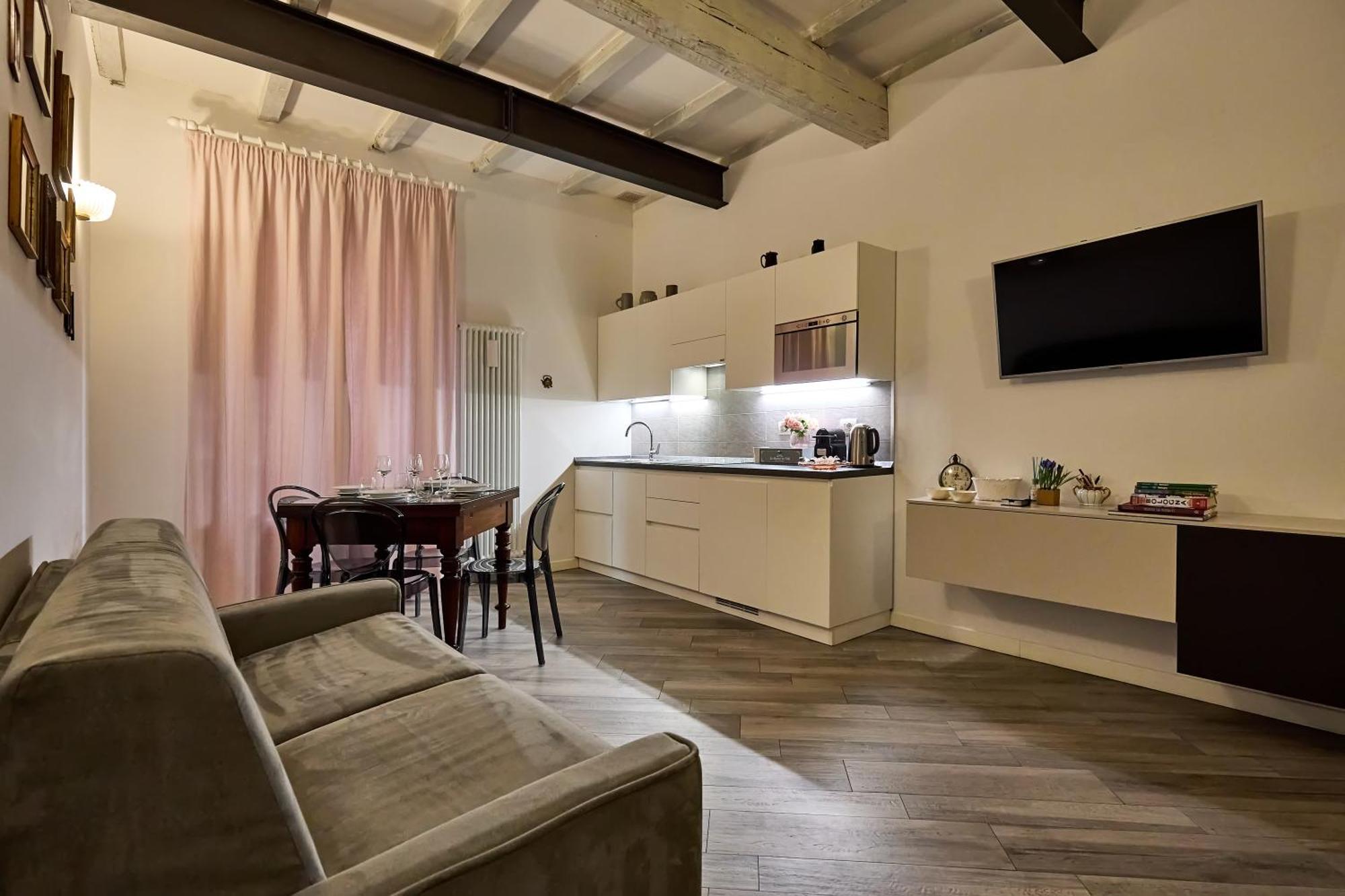 La Torre Lunga -Smart Working- 150 M Dalle-From Due Torri-Two Towers 博洛尼亚 外观 照片