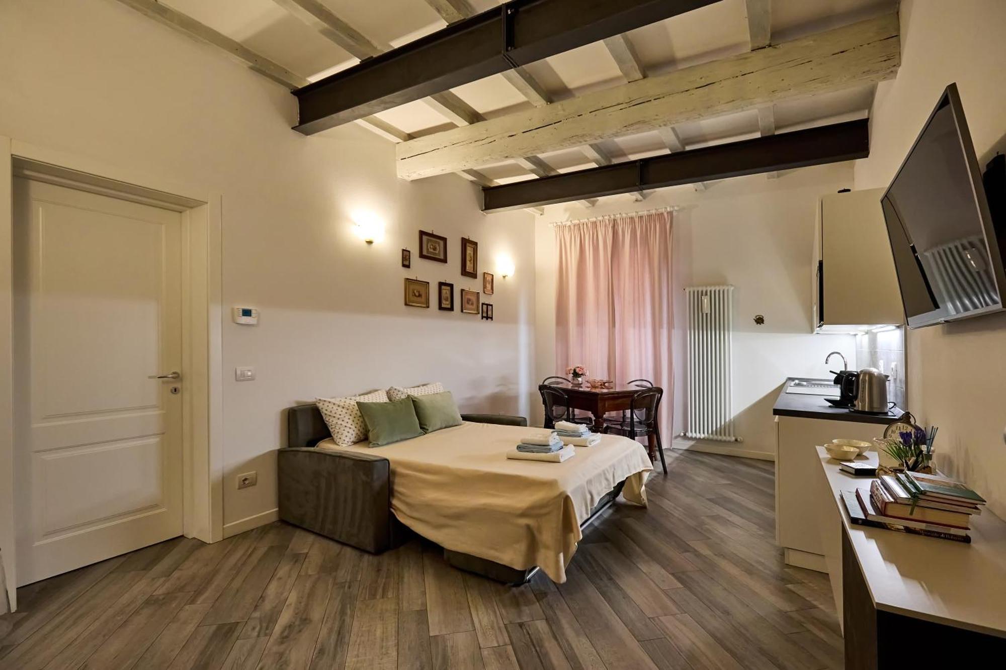 La Torre Lunga -Smart Working- 150 M Dalle-From Due Torri-Two Towers 博洛尼亚 外观 照片